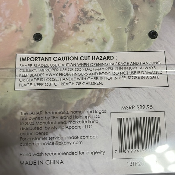 TAHARI Home 18K Signature Series 7 pc Non Stick Essential Cutlery Set - Picture 6 of 8